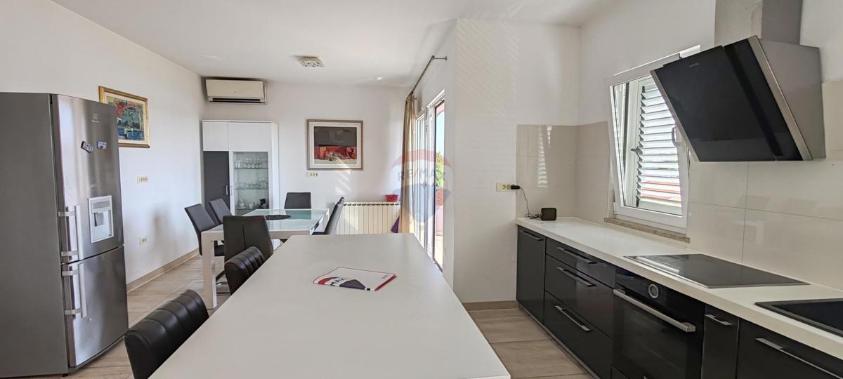 Stanovanje/Apartma Barbat na Rabu, Rab, 95m2