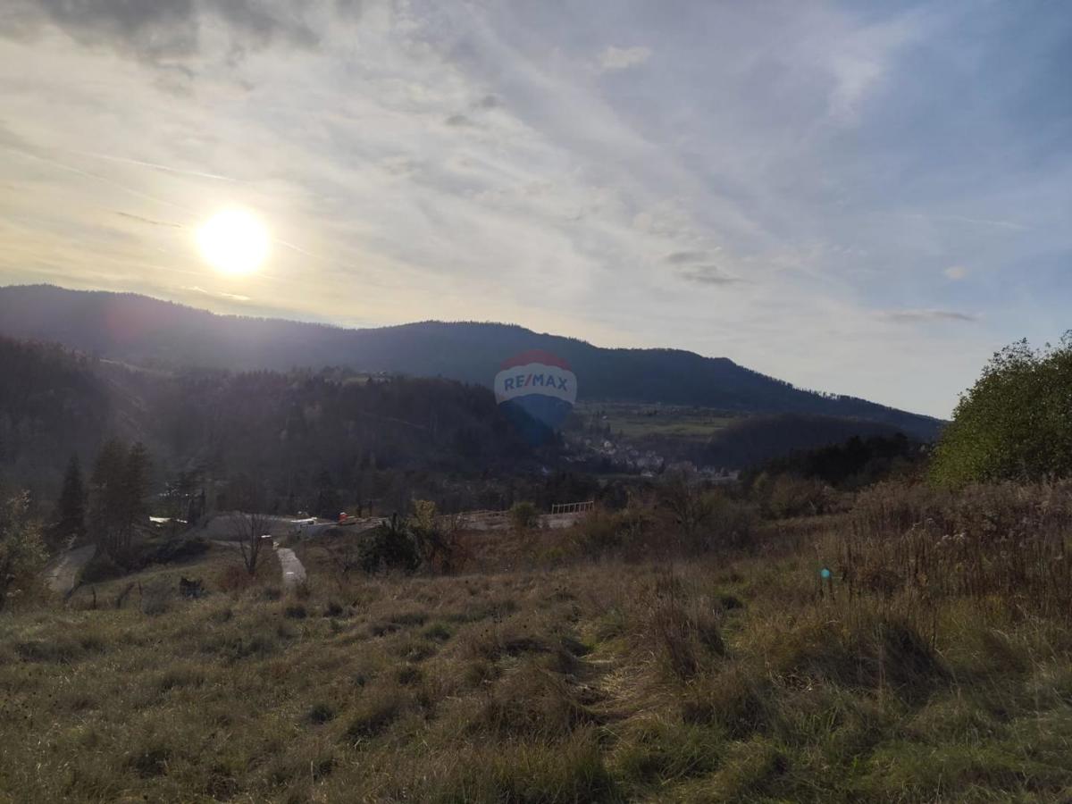Stavbno zemljišče Moravice, Vrbovsko, 1.640m2