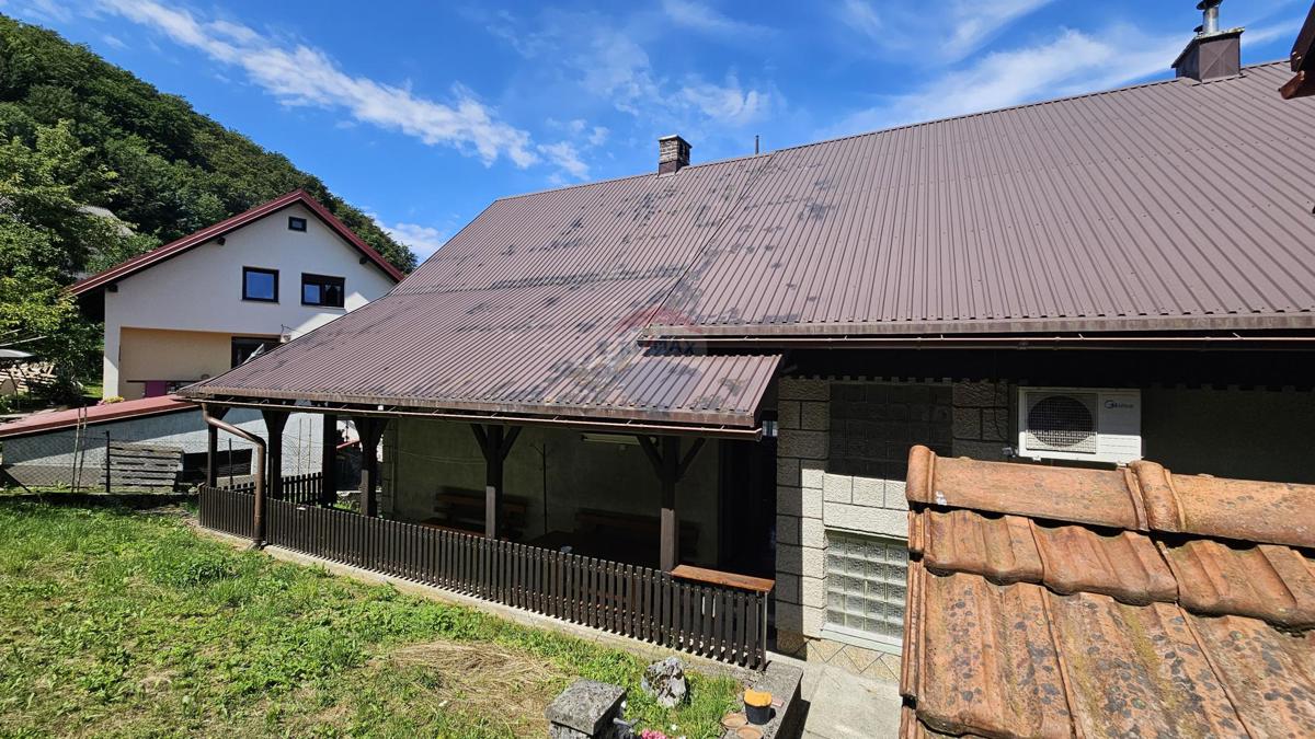 Hiša Divjake, Skrad, 260m2