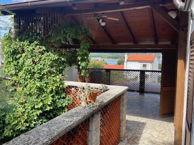 Otok KRK - PUNAT, OČARLJIVA KAMNITA HIŠA - 100 m OD MORJA!