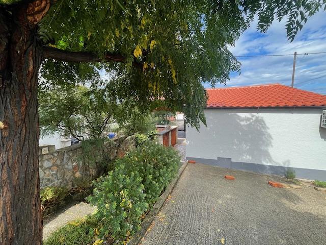 Otok KRK - PUNAT, OČARLJIVA KAMNITA HIŠA - 100 m OD MORJA!