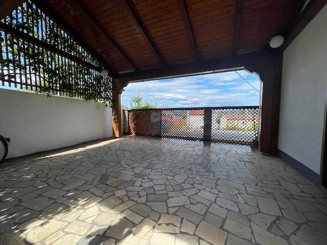 Otok KRK - PUNAT, OČARLJIVA KAMNITA HIŠA - 100 m OD MORJA!