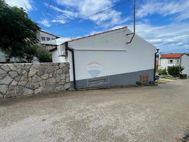 Otok KRK - PUNAT, OČARLJIVA KAMNITA HIŠA - 100 m OD MORJA!