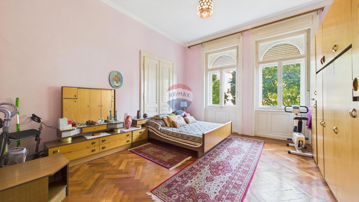 Pulj, center – Stanovanje v avstro-ogrski vili