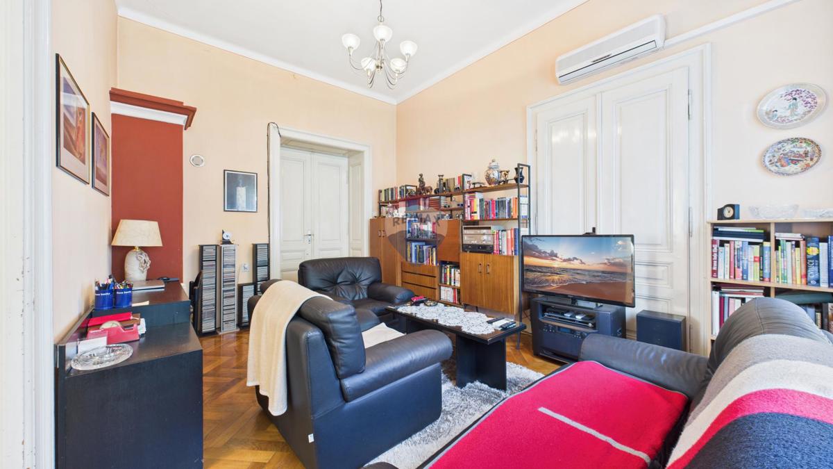 Pulj, center – Stanovanje v avstro-ogrski vili