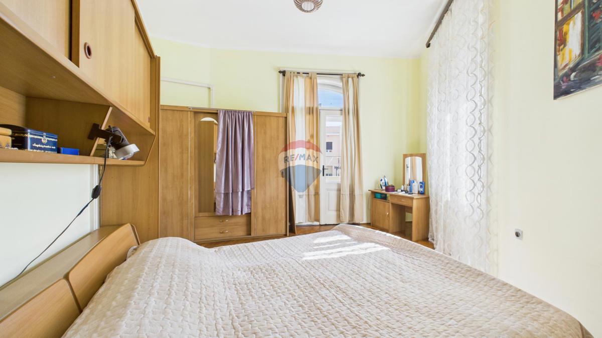 Pulj, center – Stanovanje v avstro-ogrski vili