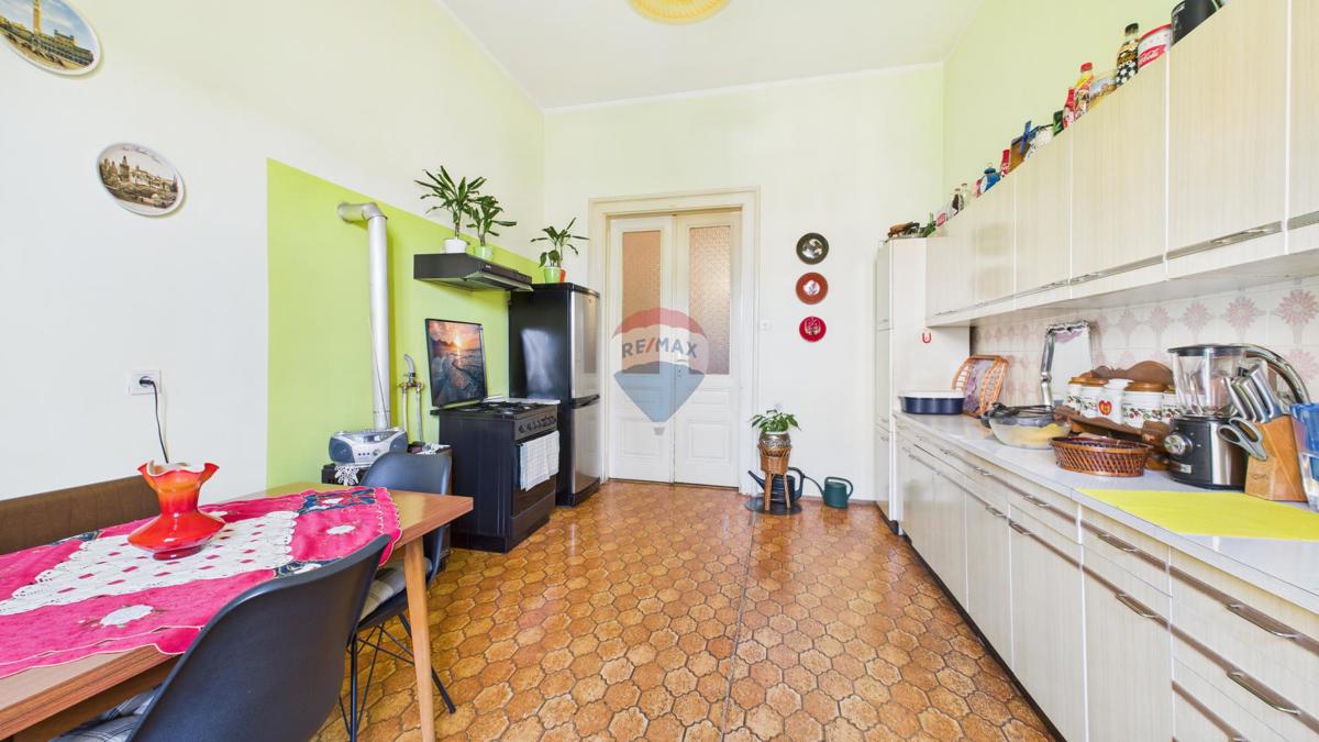 Pulj, center – Stanovanje v avstro-ogrski vili