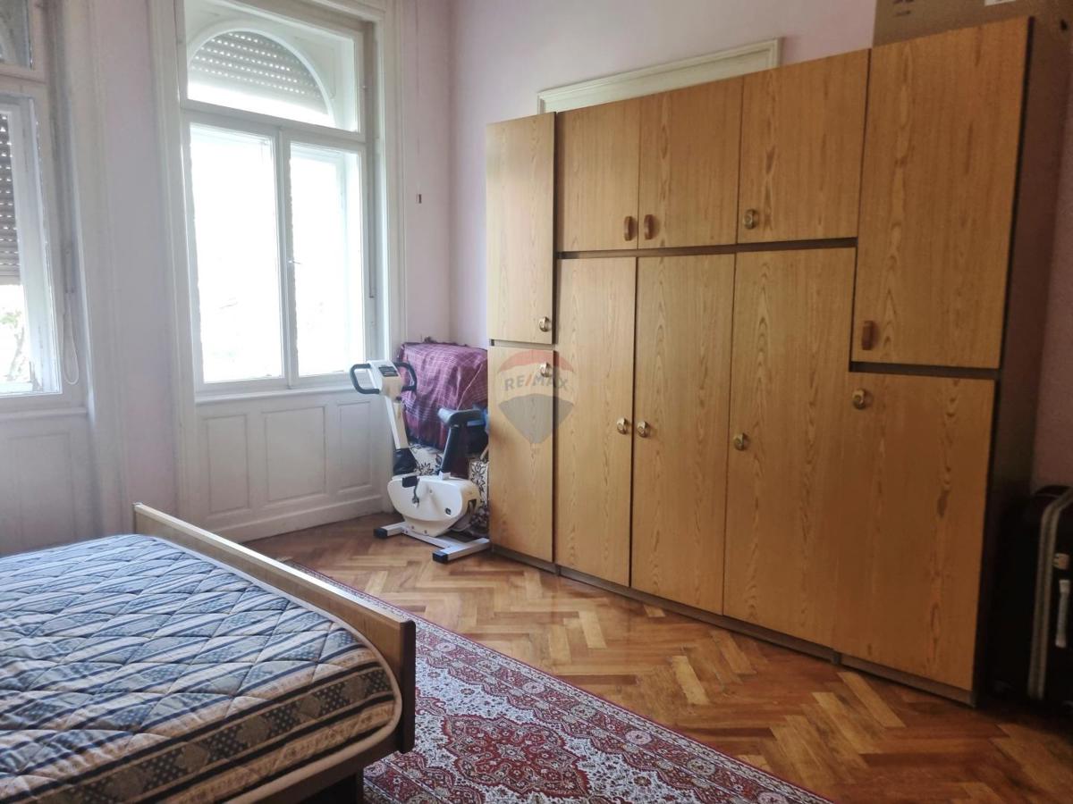 Pulj, center – Stanovanje v avstro-ogrski vili