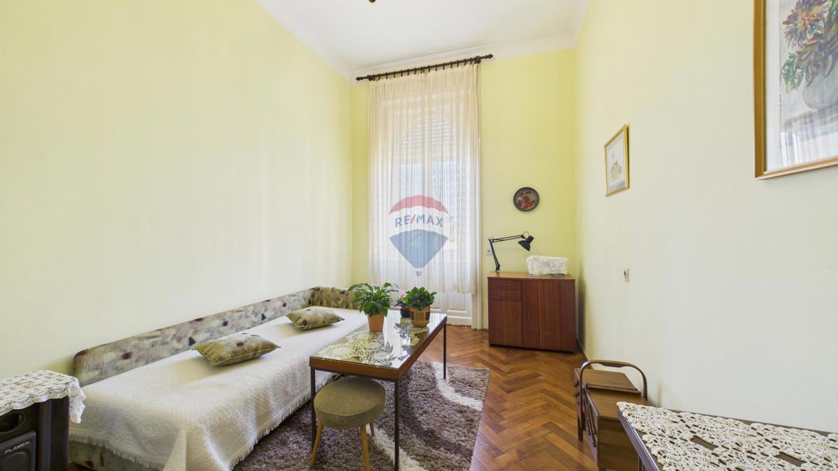 Pulj, center – Stanovanje v avstro-ogrski vili