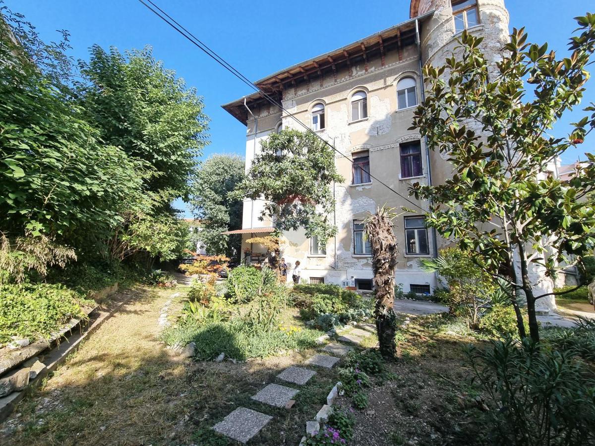 Pulj, center – Stanovanje v avstro-ogrski vili