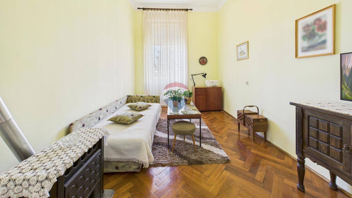 Pulj, center – Stanovanje v avstro-ogrski vili