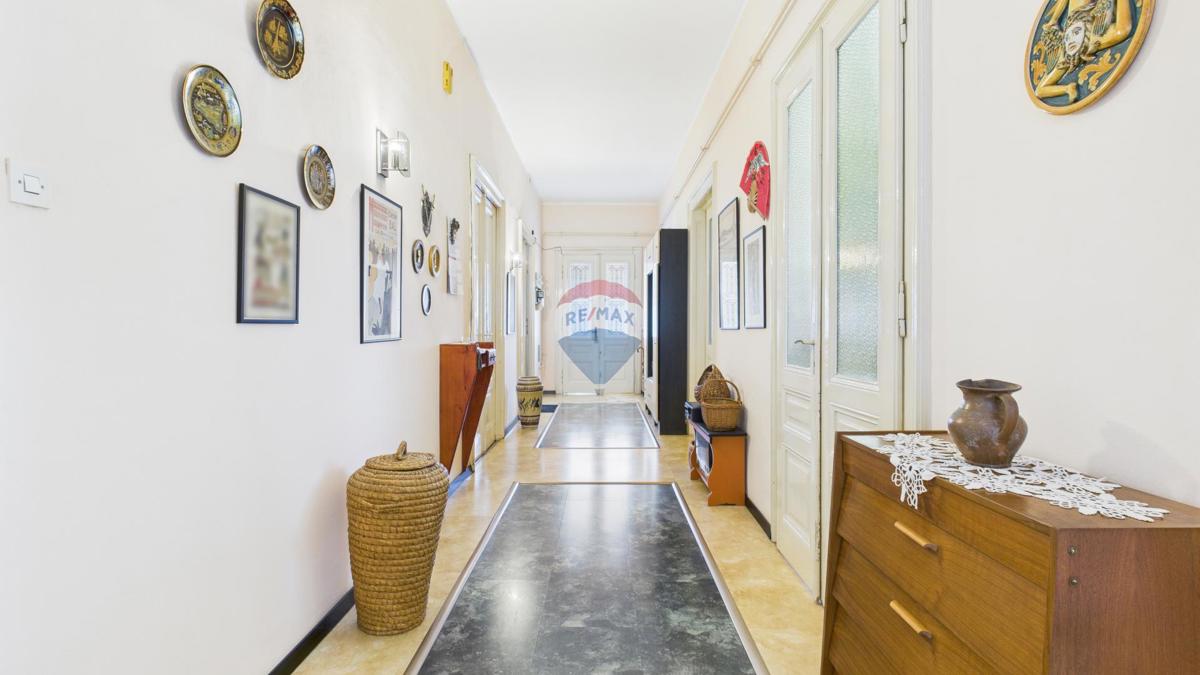 Pulj, center – Stanovanje v avstro-ogrski vili