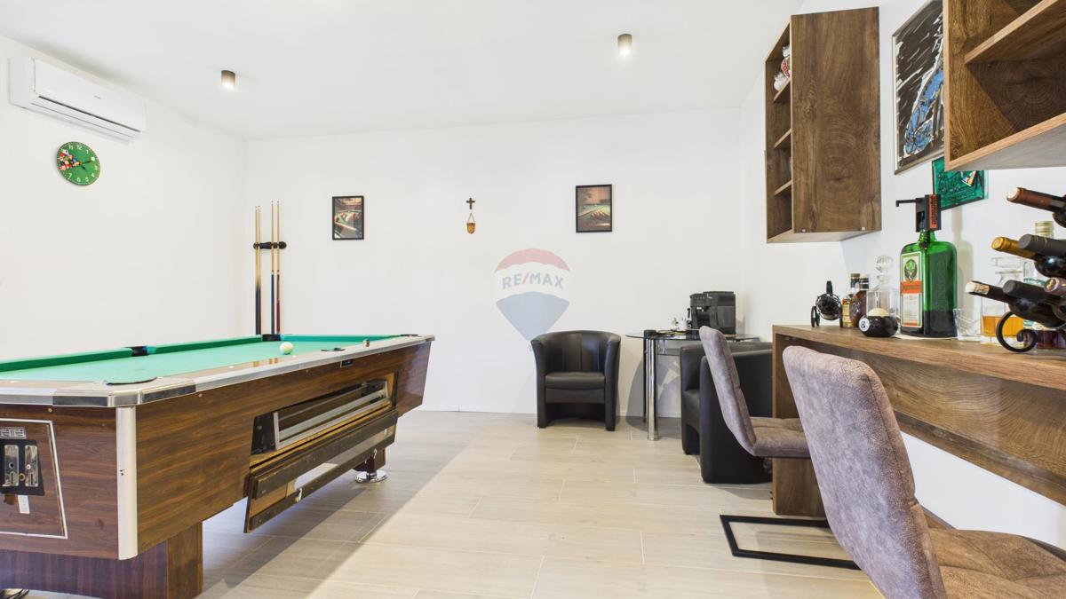 Hiša Rovinjsko Selo, Rovinj, 200m2