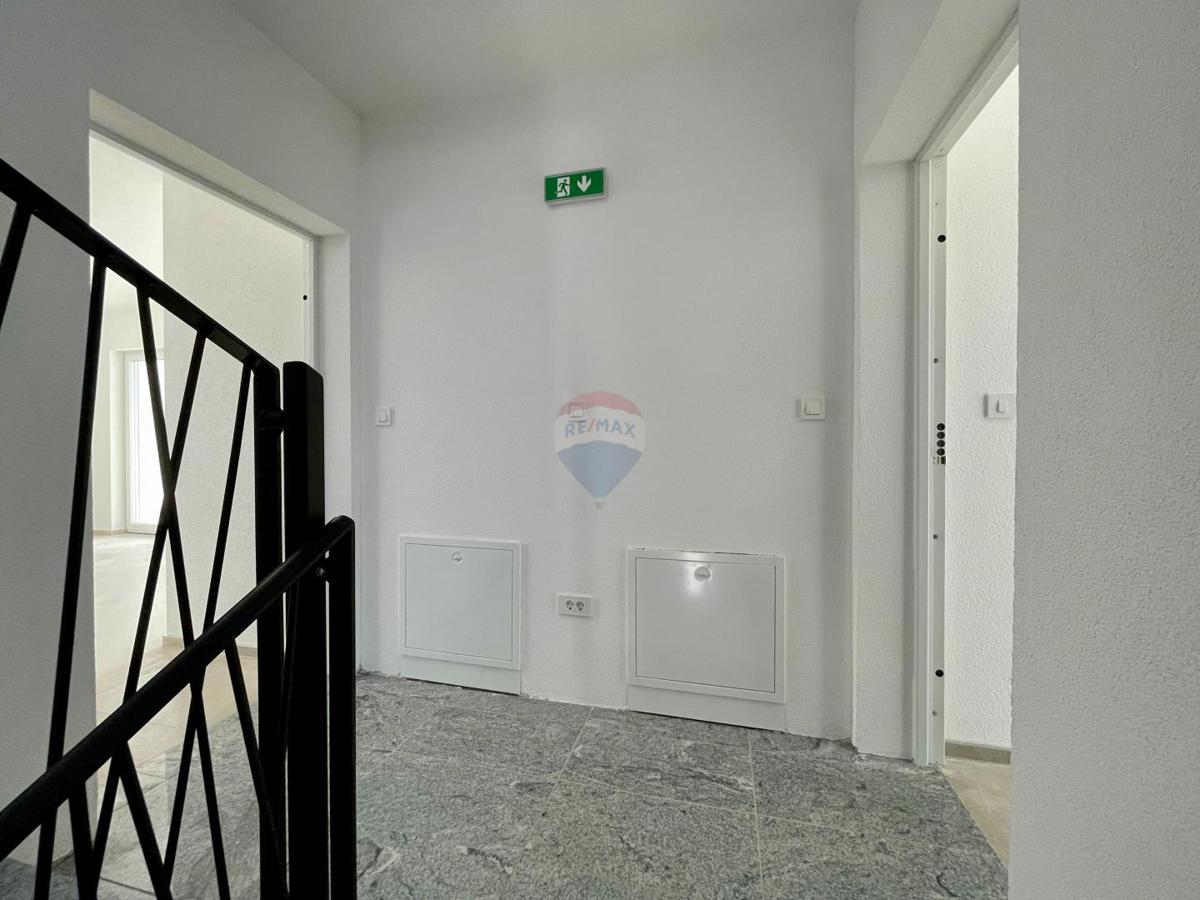 Novi Vinodolski, Smokvica – novogradnja z razgledom na morje