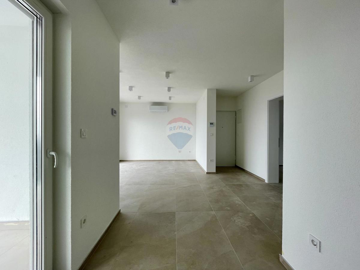 Novi Vinodolski, Smokvica – novogradnja z razgledom na morje