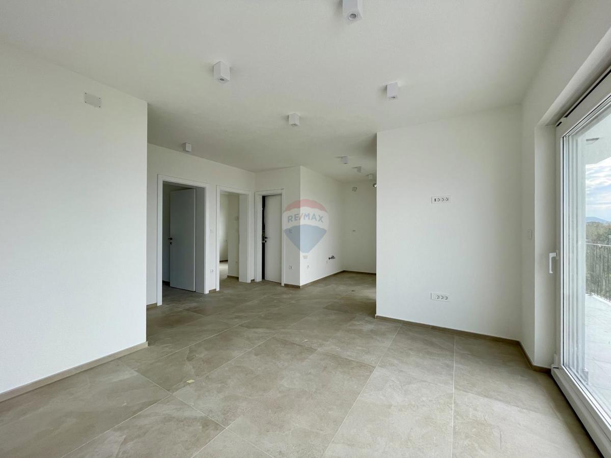 Novi Vinodolski, Smokvica – novogradnja z razgledom na morje