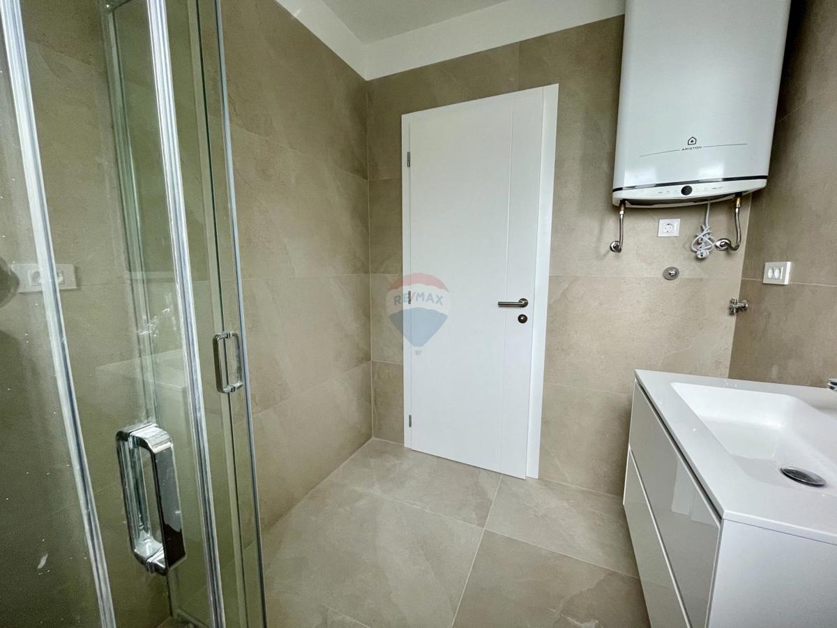 Novi Vinodolski, Smokvica – novogradnja z razgledom na morje