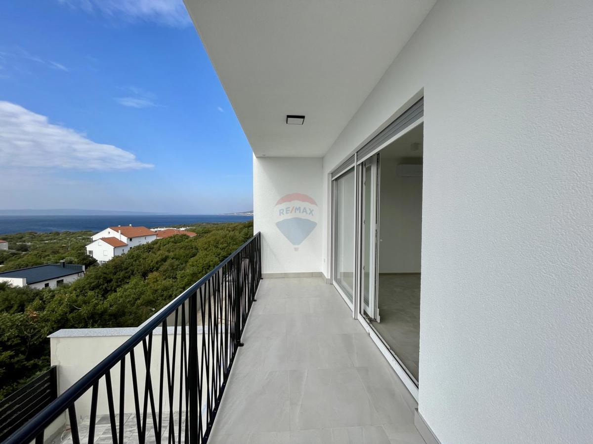 Novi Vinodolski, Smokvica – novogradnja z razgledom na morje