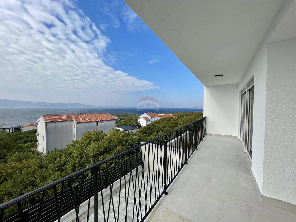 Novi Vinodolski, Smokvica – novogradnja z razgledom na morje