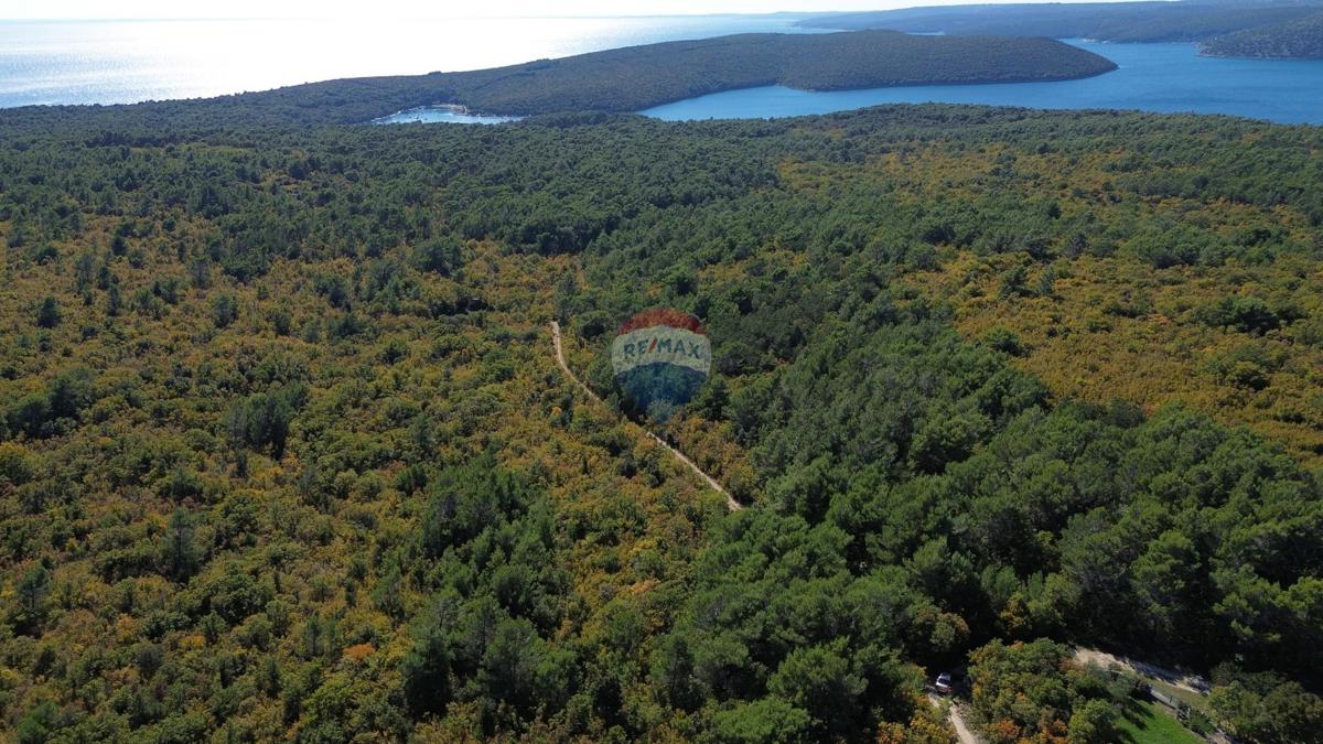 ISTRIA, LABIN - Land near the sea
