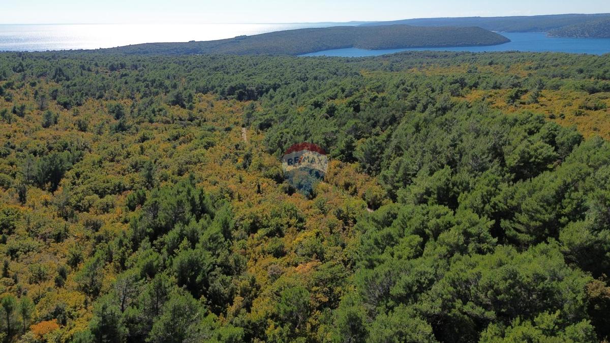 ISTRIA, LABIN - Land near the sea