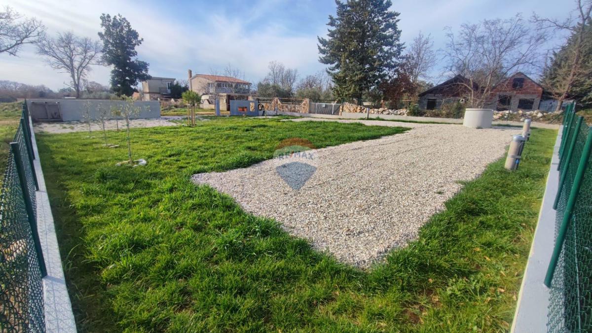 Stavbno zemljišče Peroj, Vodnjan, 405m2