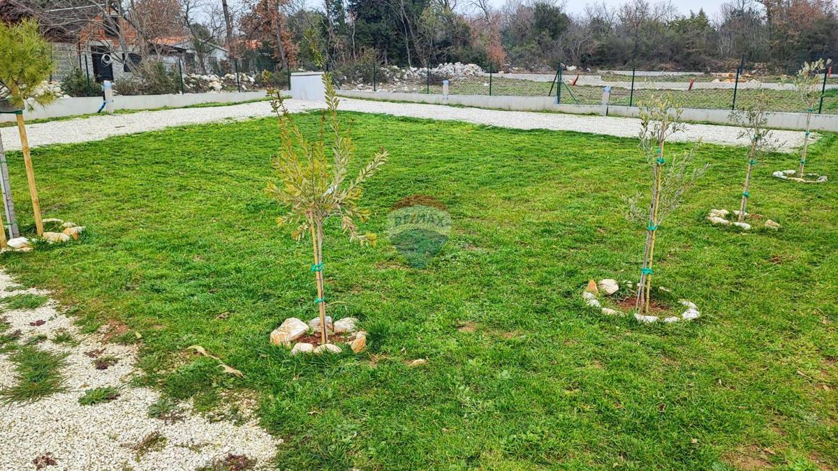 Stavbno zemljišče Peroj, Vodnjan, 405m2