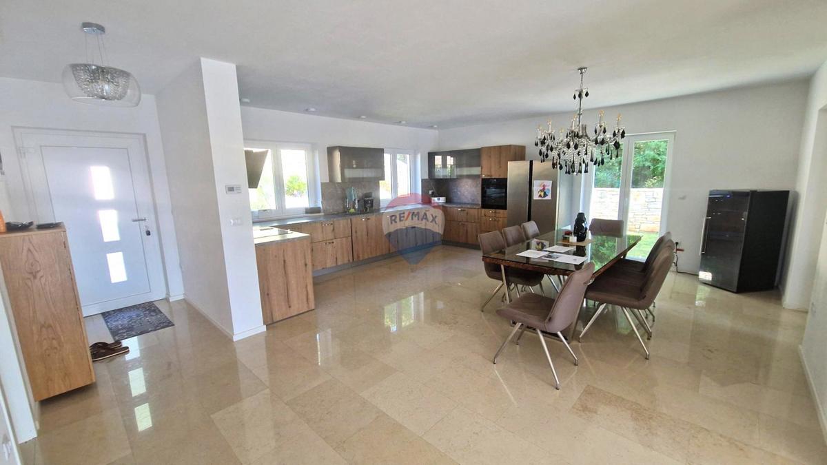 Hiša Rovinjsko Selo, Rovinj, 220m2