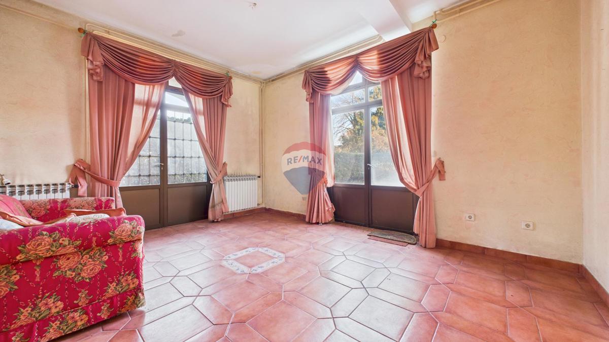 Hiša Giznik, Samobor, 399m2