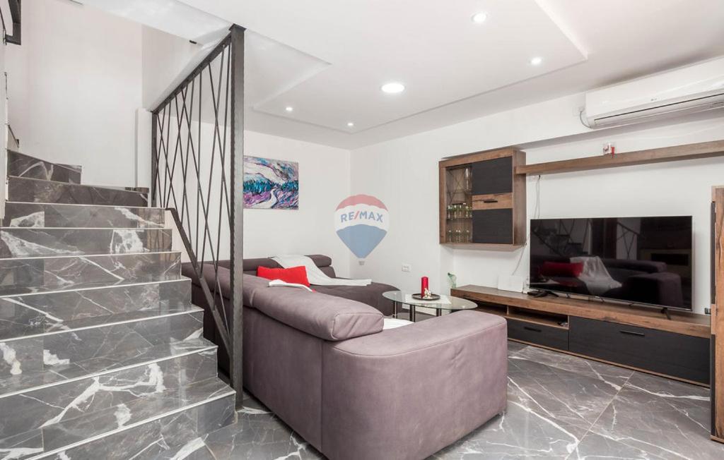 Hiša Jurdani, Matulji, 310m2