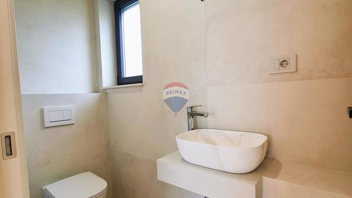 Poreč, okolica, Moderna samostojna hiša z bazenom