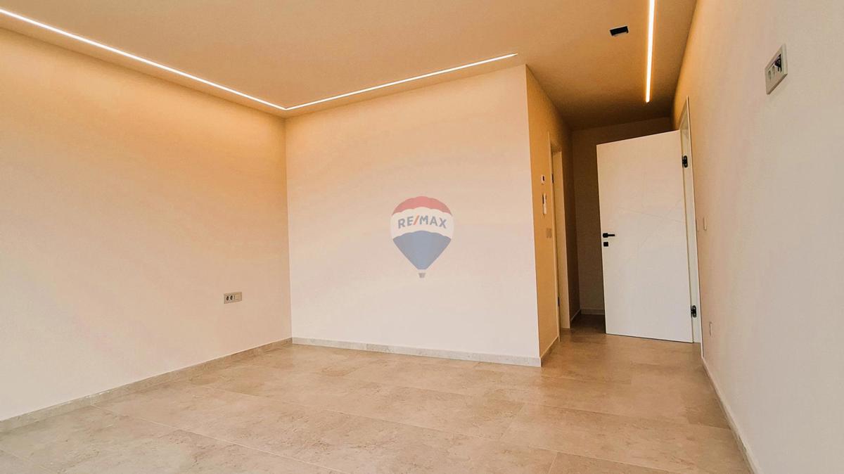 Poreč, okolica, Moderna samostojna hiša z bazenom