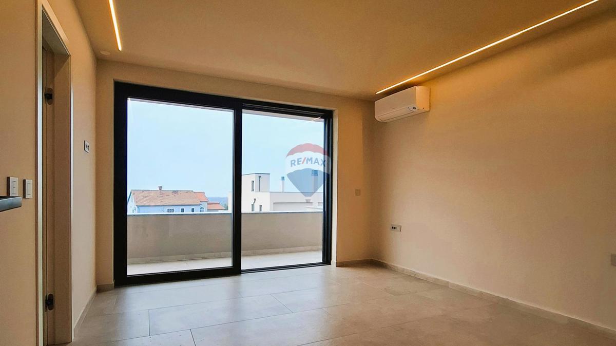 Poreč, okolica, Moderna samostojna hiša z bazenom