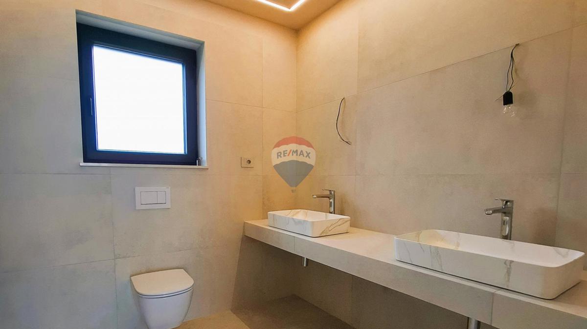 Poreč, okolica, Moderna samostojna hiša z bazenom