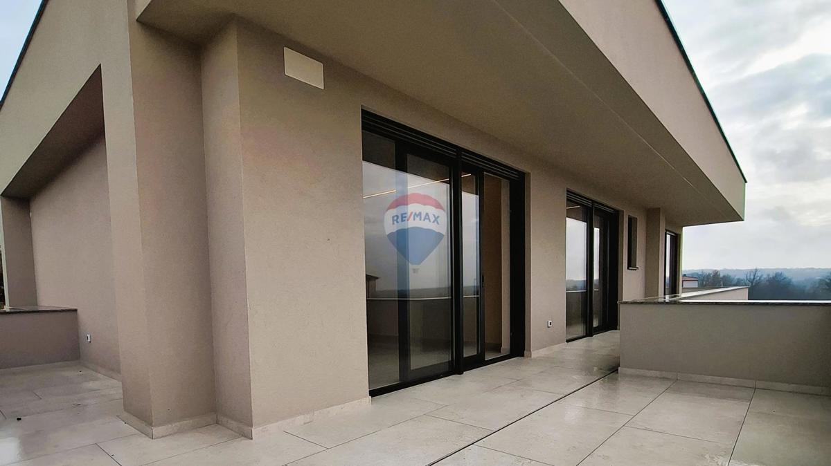 Poreč, okolica, Moderna samostojna hiša z bazenom