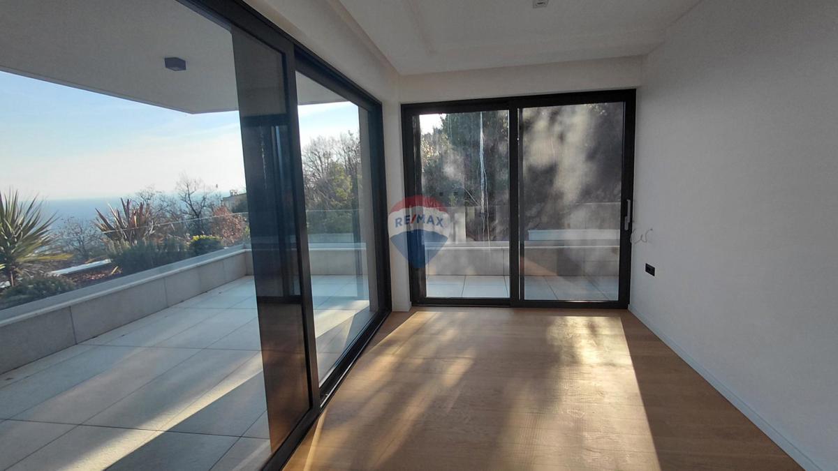 Stanovanje/Apartma Punta Kolova, Opatija, 238m2