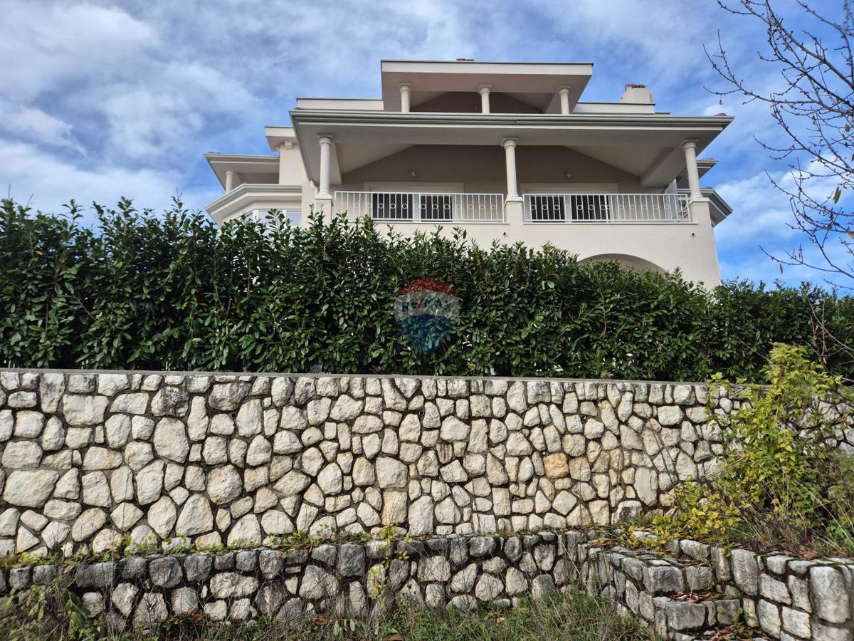 Hiša Poljane, Opatija - Okolica, 550m2