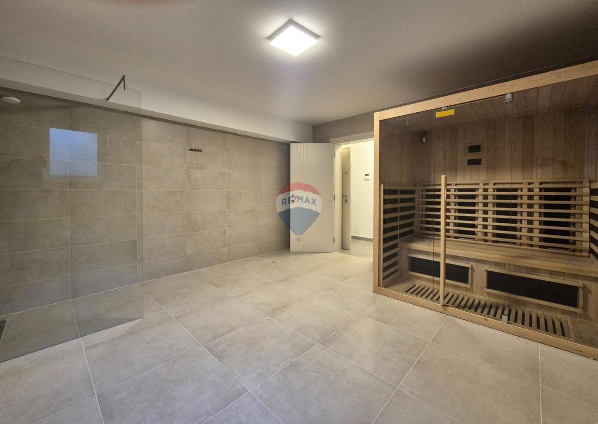 Hiša Poljane, Opatija - Okolica, 550m2