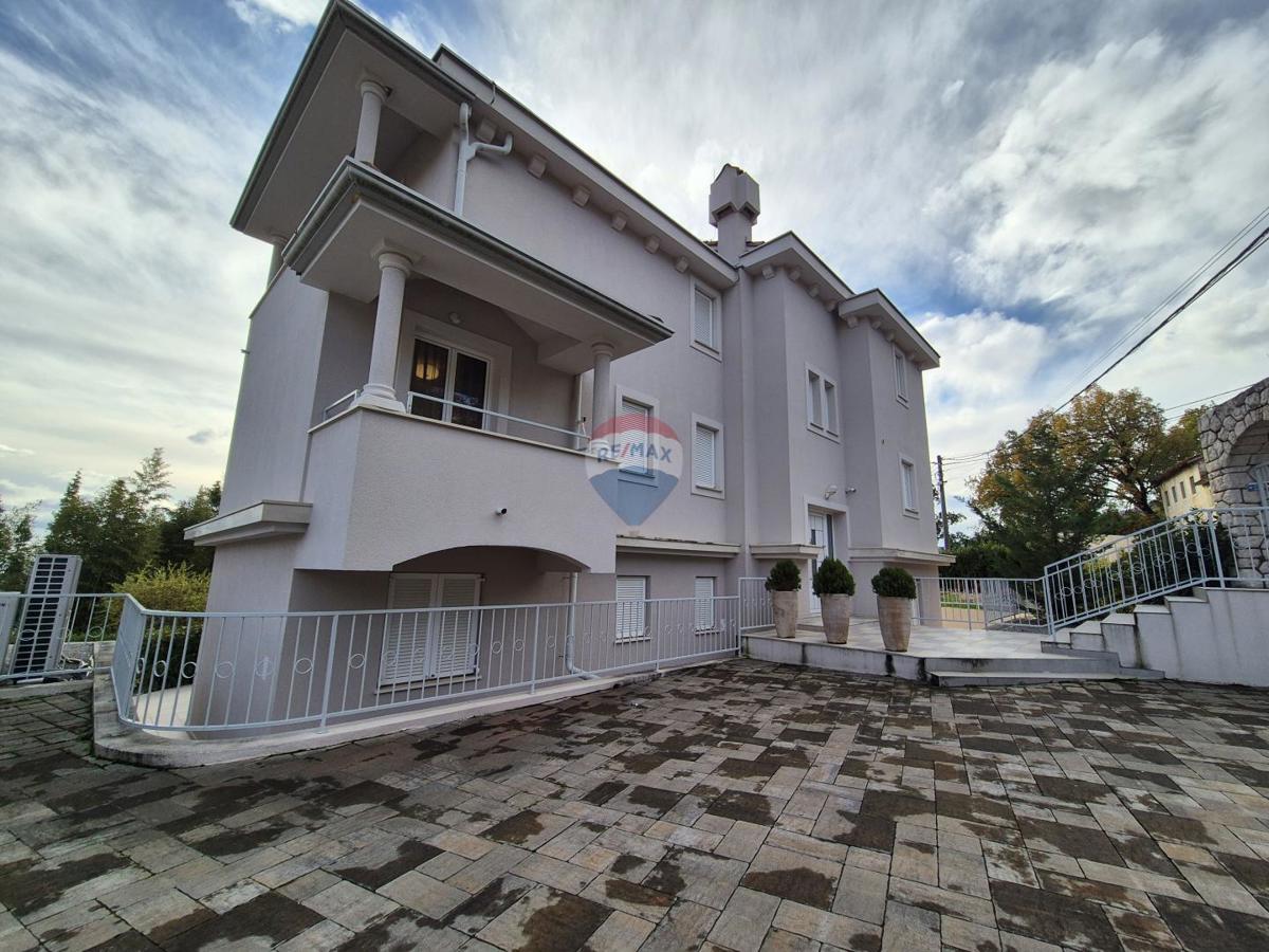 Hiša Poljane, Opatija - Okolica, 550m2