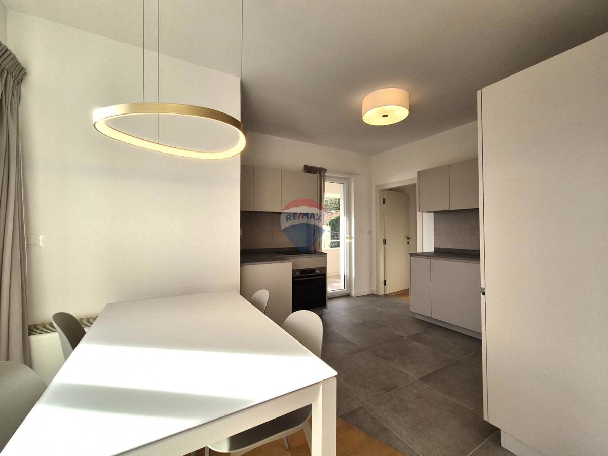 Hiša Poljane, Opatija - Okolica, 550m2