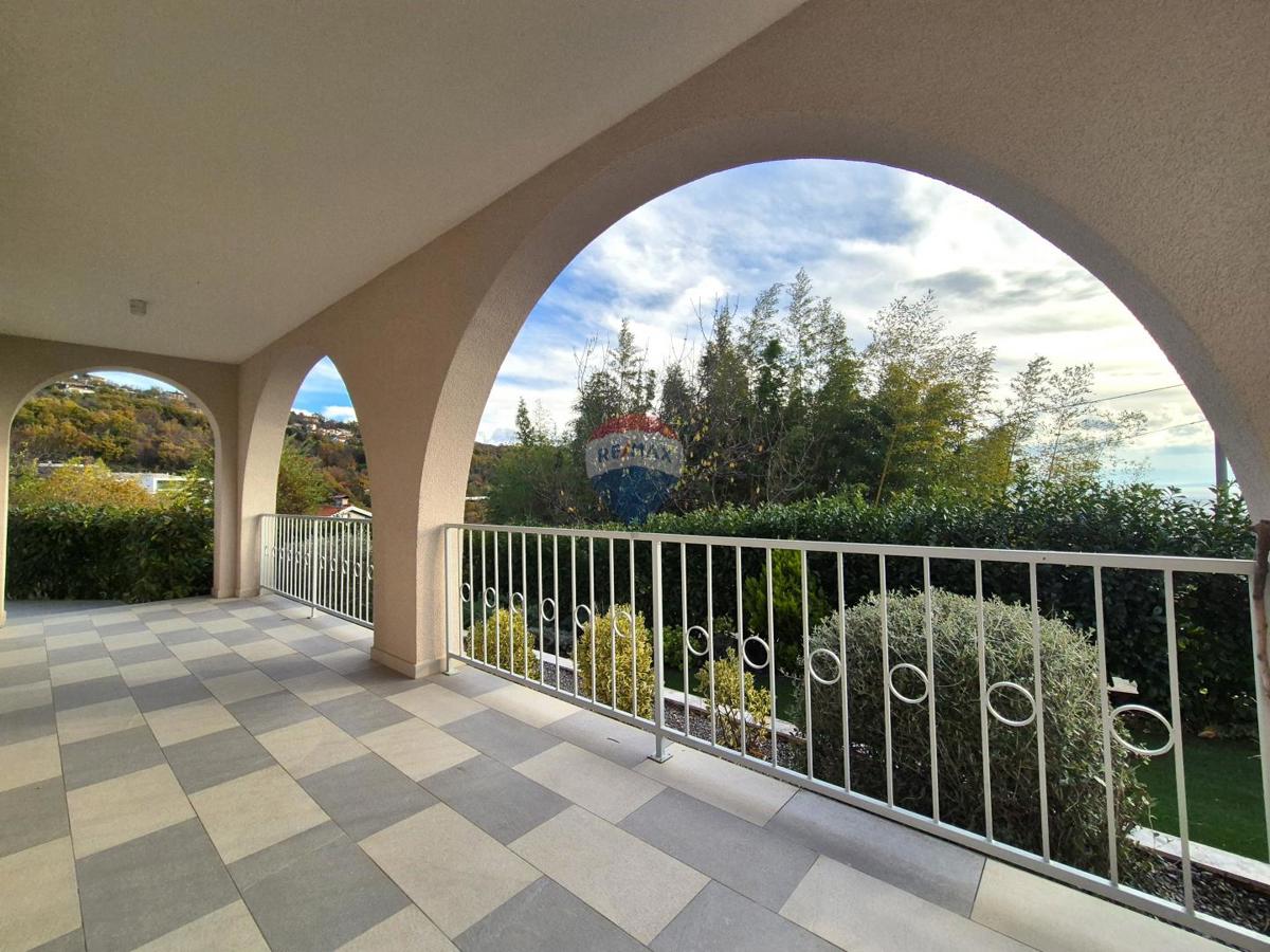 Hiša Poljane, Opatija - Okolica, 550m2