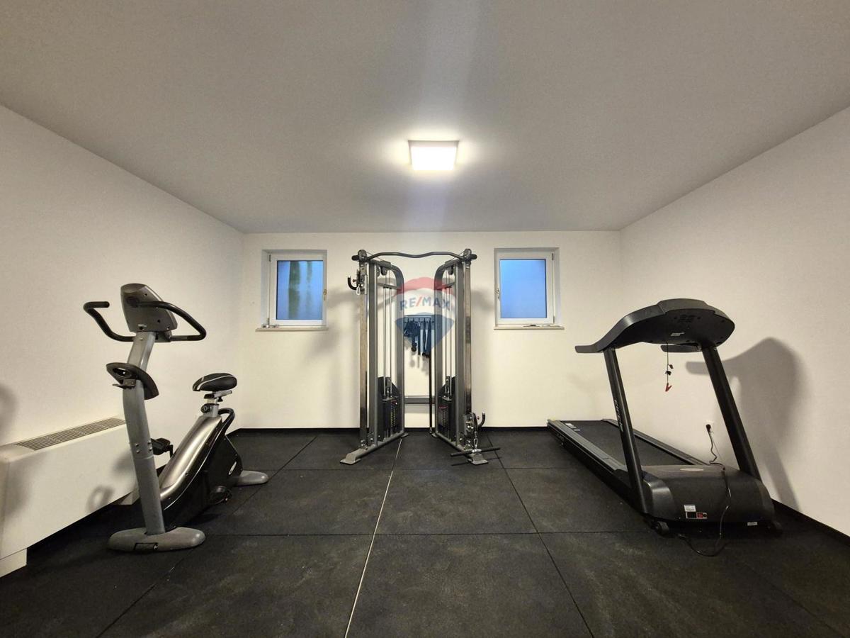 Hiša Poljane, Opatija - Okolica, 550m2