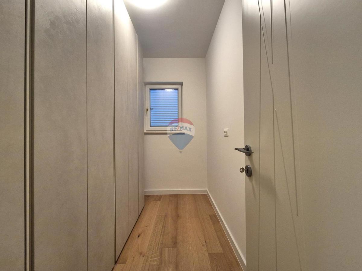 Hiša Poljane, Opatija - Okolica, 550m2