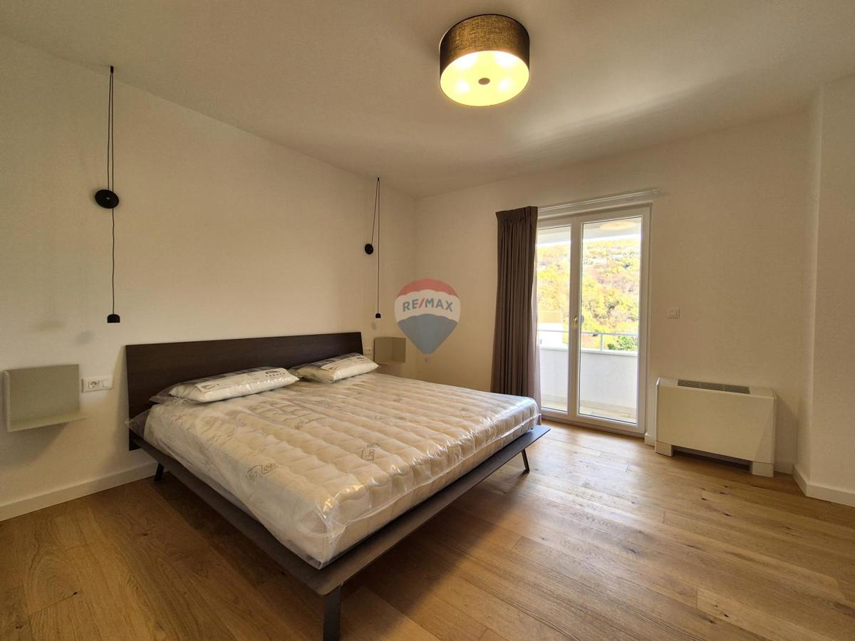 Hiša Poljane, Opatija - Okolica, 550m2