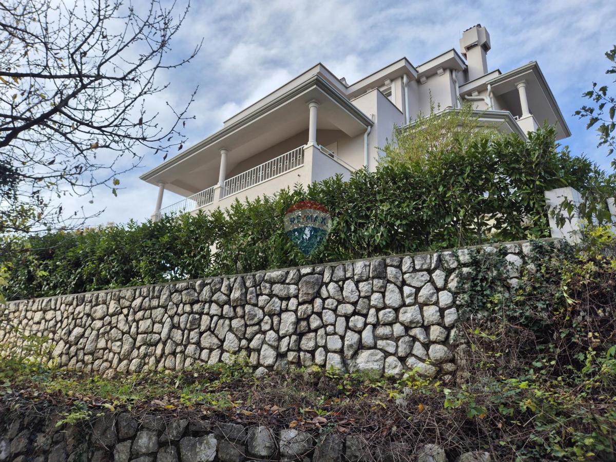 Hiša Poljane, Opatija - Okolica, 550m2