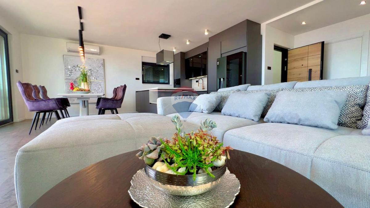 Stanovanje/Apartma Ičići, Opatija - Okolica, 150m2