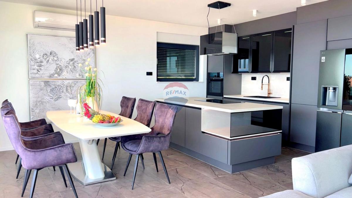 Stanovanje/Apartma Ičići, Opatija - Okolica, 150m2