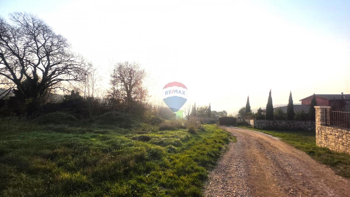 Stavbno zemljišče Nova Vas, Brtonigla, 1.078m2