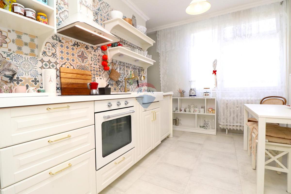 Stanovanje/Apartma Studentski grad, Gornja Dubrava, 75m2