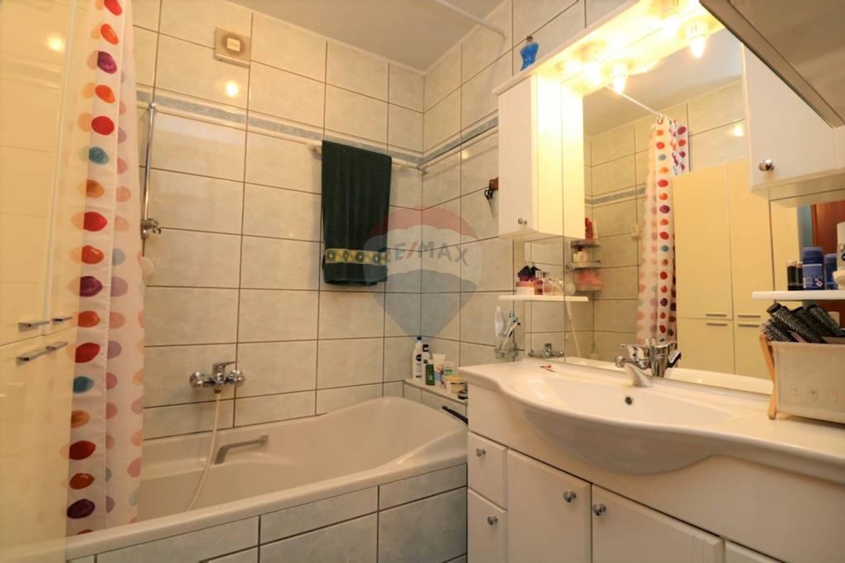 Hiša Štinjan, Pula, 329,44m2